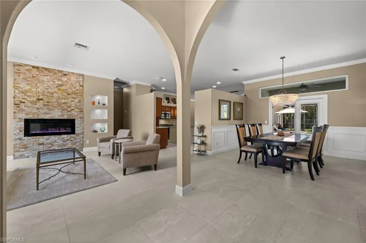2127 Imperial Cir, Naples, Florida 34110