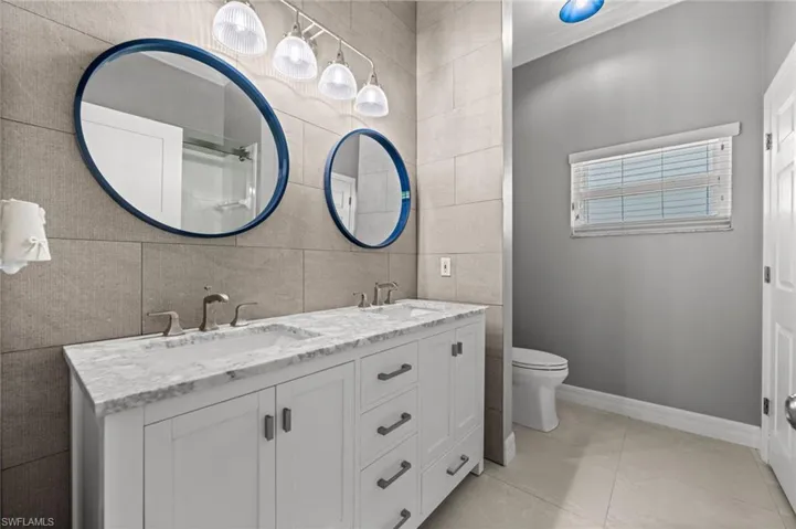 2127 Imperial Cir, Naples, Florida 34110