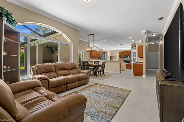 2127 Imperial Cir, Naples, Florida 34110