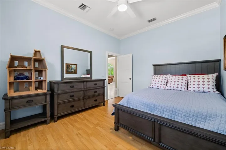 2127 Imperial Cir, Naples, Florida 34110