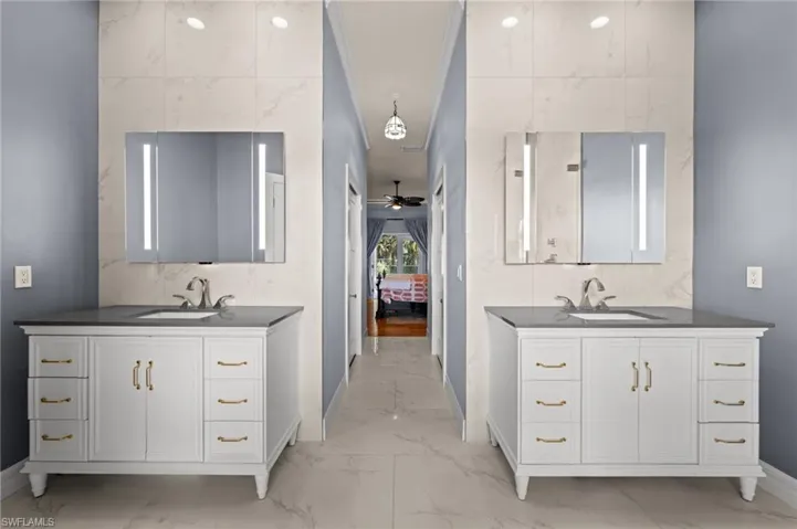 2127 Imperial Cir, Naples, Florida 34110
