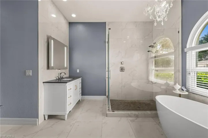 2127 Imperial Cir, Naples, Florida 34110