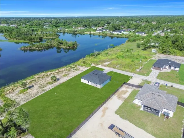 800 Pine Ave, Lehigh Acres, Florida 33972