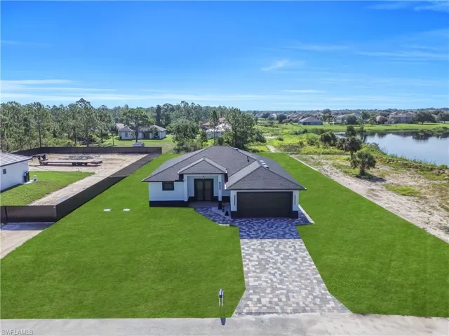800 Pine Ave, Lehigh Acres, Florida 33972