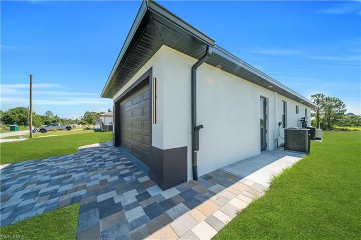 800 Pine Ave, Lehigh Acres, Florida 33972