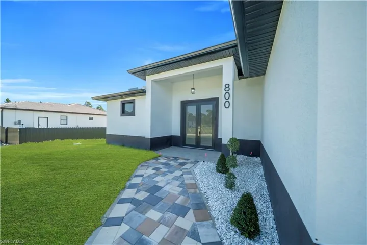 800 Pine Ave, Lehigh Acres, Florida 33972