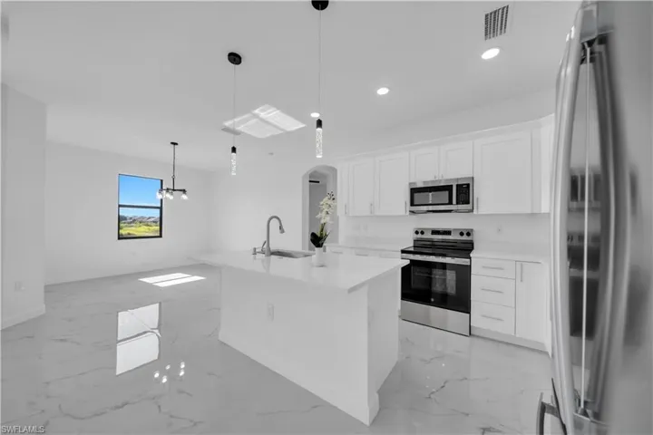 800 Pine Ave, Lehigh Acres, Florida 33972