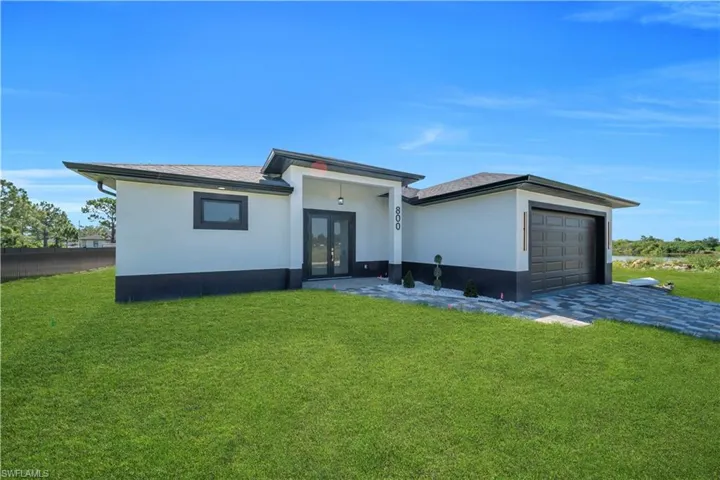 800 Pine Ave, Lehigh Acres, Florida 33972
