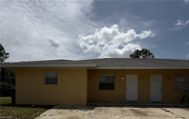 5105 30th St Sw, Lehigh Acres, Florida 33973