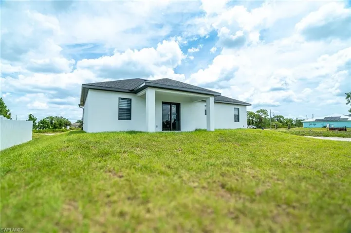 1142 E Eclipse St, Lehigh Acres, Florida 33974