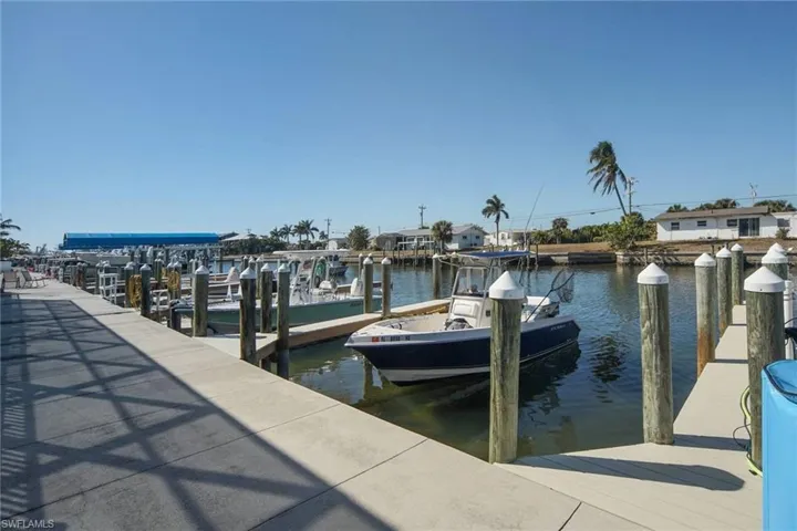 Dock