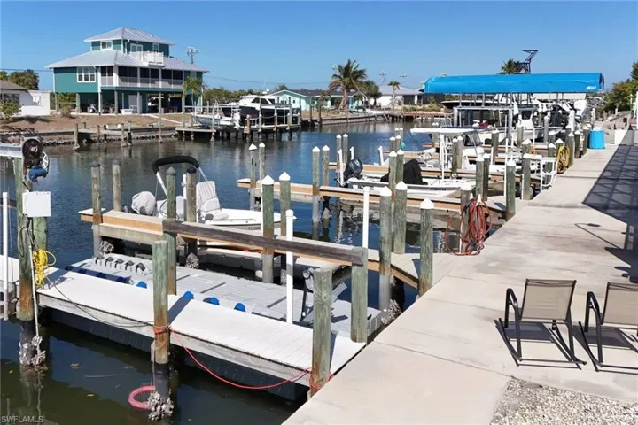 Dock