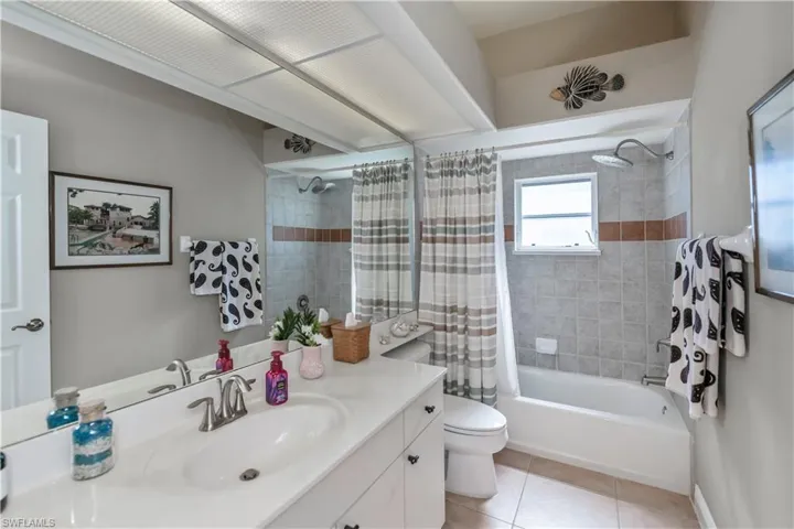 Large guest bath