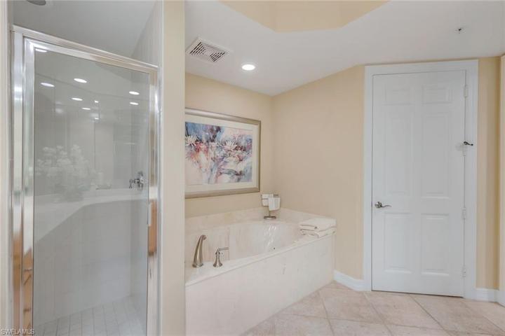 Shower and Jetted Tub