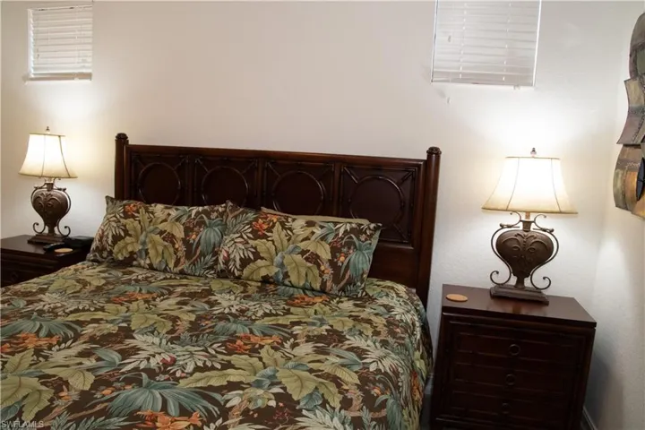 9085  Chula Vista  ST, Naples, FL 34113