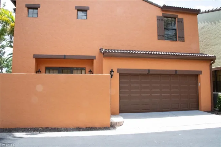 9085  Chula Vista  ST, Naples, FL 34113