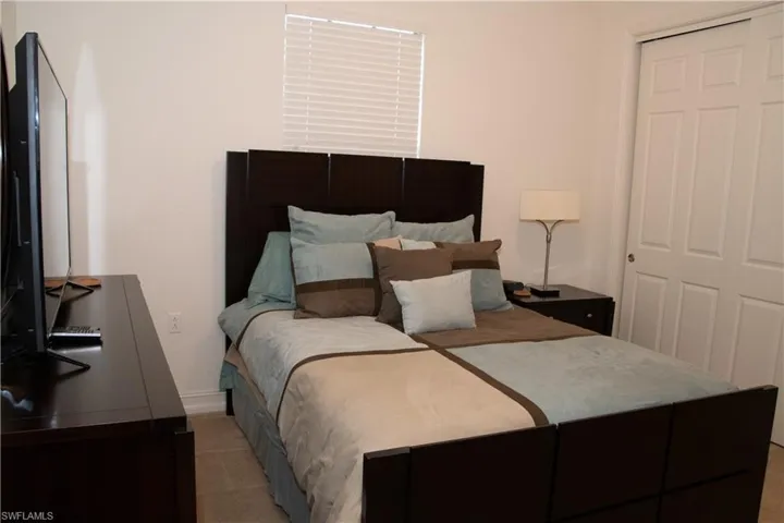 9085  Chula Vista  ST, Naples, FL 34113