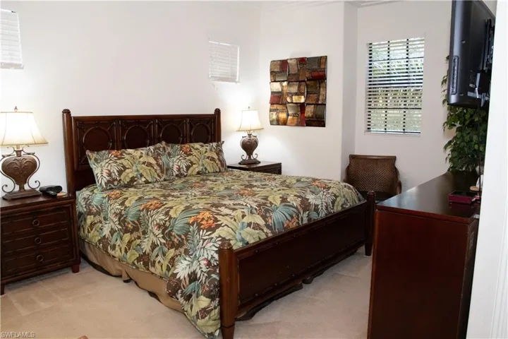 9085  Chula Vista  ST, Naples, FL 34113