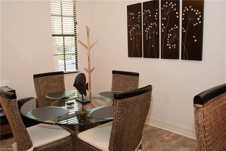 9085  Chula Vista  ST, Naples, FL 34113