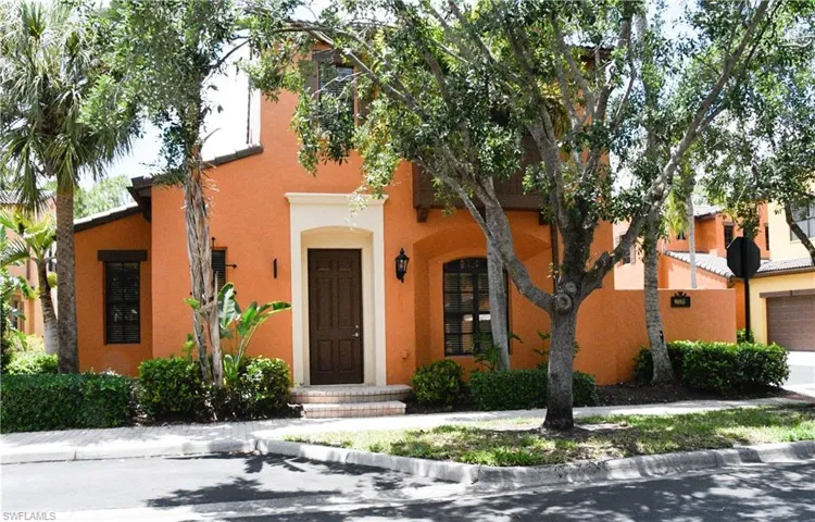 9085  Chula Vista  ST, Naples, FL 34113