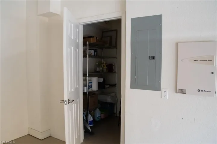 9085  Chula Vista  ST, Naples, FL 34113