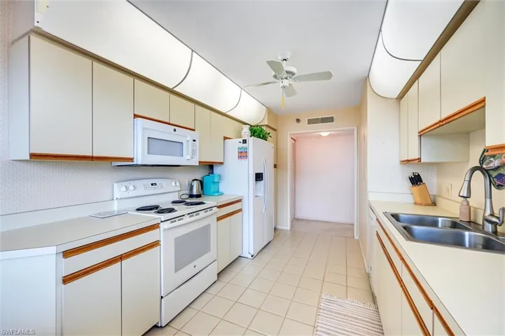 6000 Pelican Bay Blvd 1202, Naples, Florida 34108
