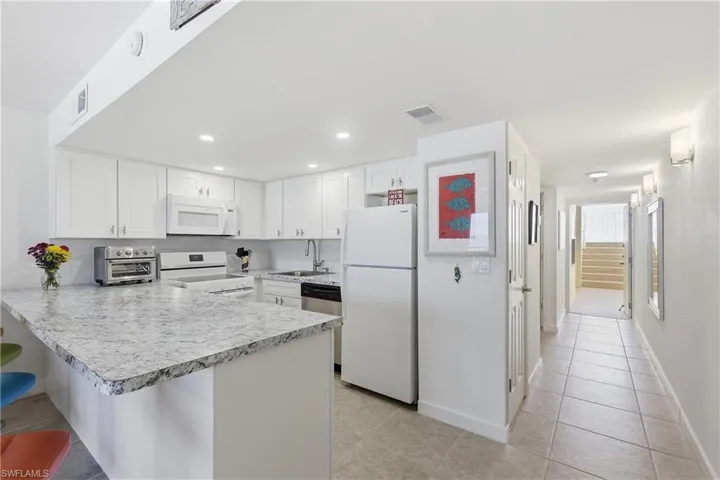 Light and Bright Kitchen