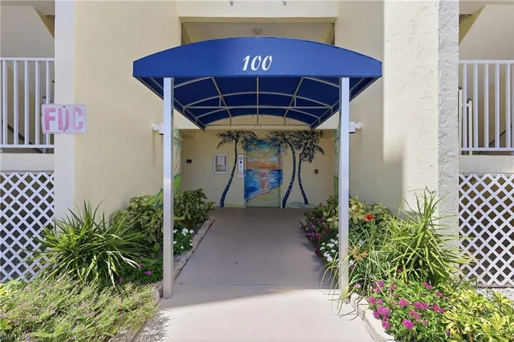 Welcome to 100 Estero Blvd.