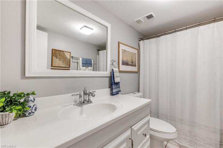 Coastal crisp stunning 2nd bath