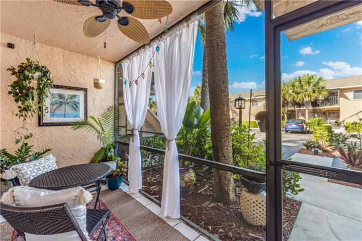Enjoy your afternoon tea or wine in this enclosed porch
