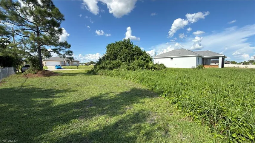 2705 42nd St Sw, Lehigh Acres, Florida 33976