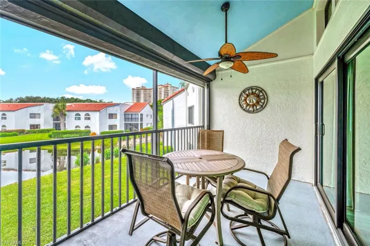 583 Beachwalk Cir Q-203, Naples, Florida 34108
