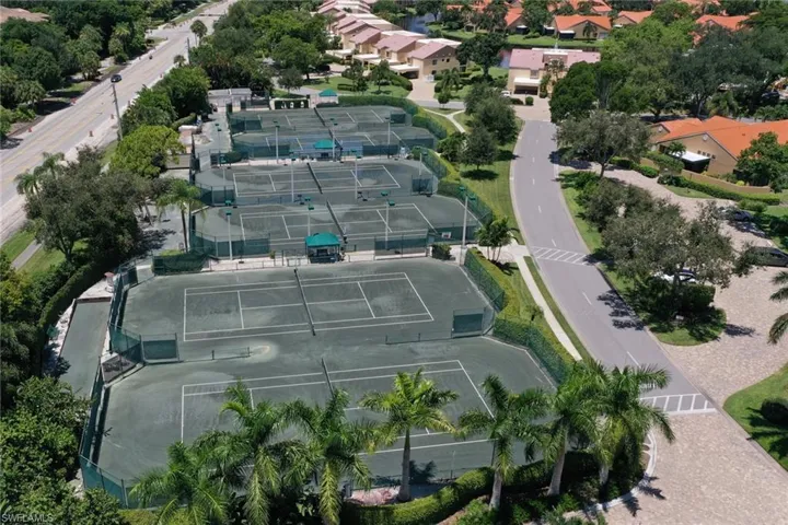 583  Beachwalk  CIR, Naples, FL 34108