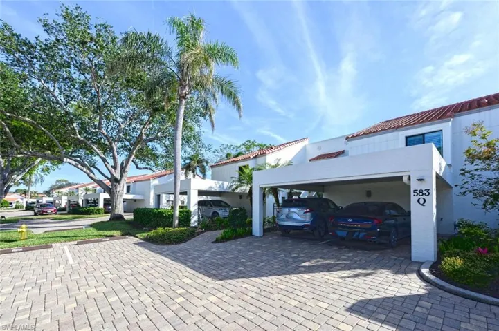 583 Beachwalk Cir Q-203, Naples, Florida 34108