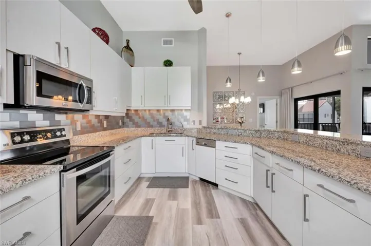 583 Beachwalk Cir Q-203, Naples, Florida 34108