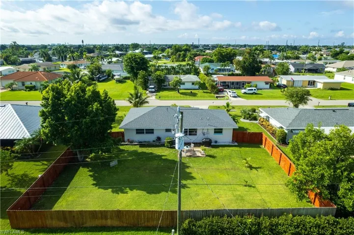 Birds eye view of property