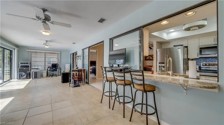 Florida room (bonus room)