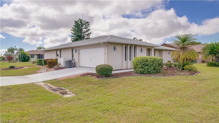 1912 SE 2nd  ST, Cape Coral, FL 33990