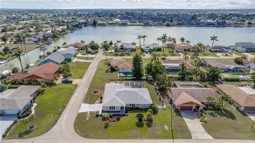 1912 SE 2nd  ST, Cape Coral, FL 33990