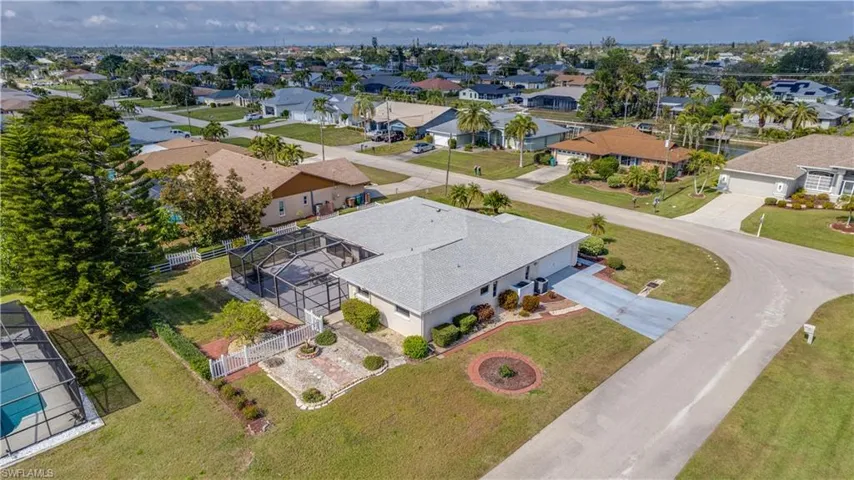 1912 SE 2nd  ST, Cape Coral, FL 33990