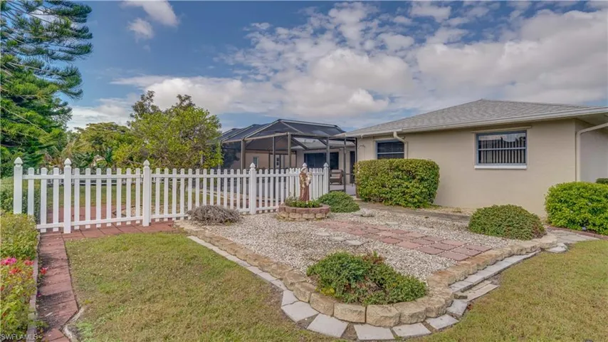 1912 SE 2nd  ST, Cape Coral, FL 33990