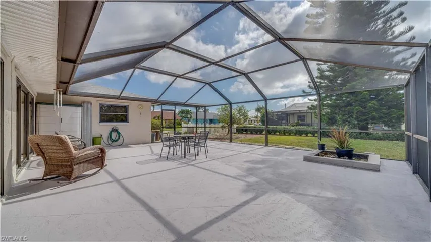 Screened in patio
