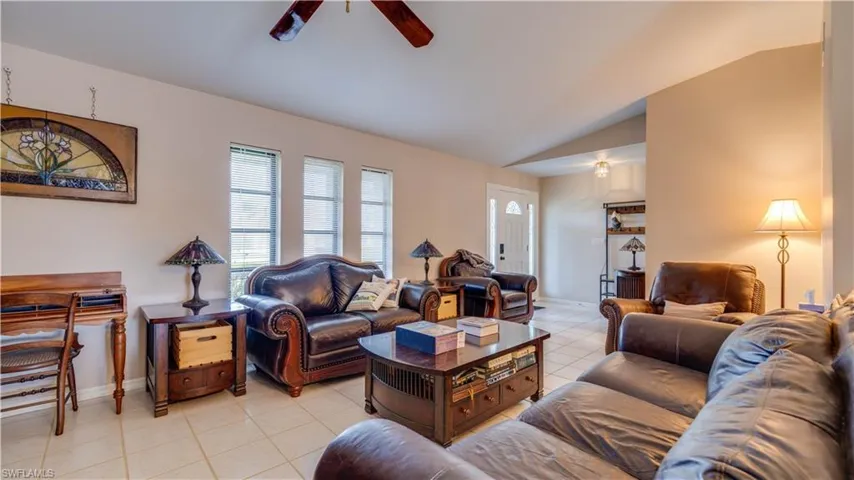 1912 SE 2nd  ST, Cape Coral, FL 33990