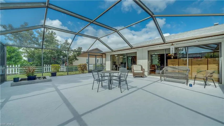 1912 SE 2nd  ST, Cape Coral, FL 33990