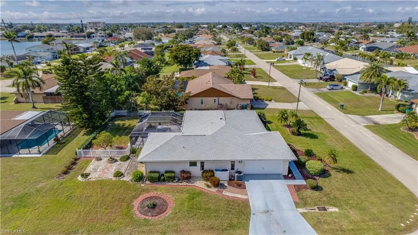 1912 SE 2nd  ST, Cape Coral, FL 33990