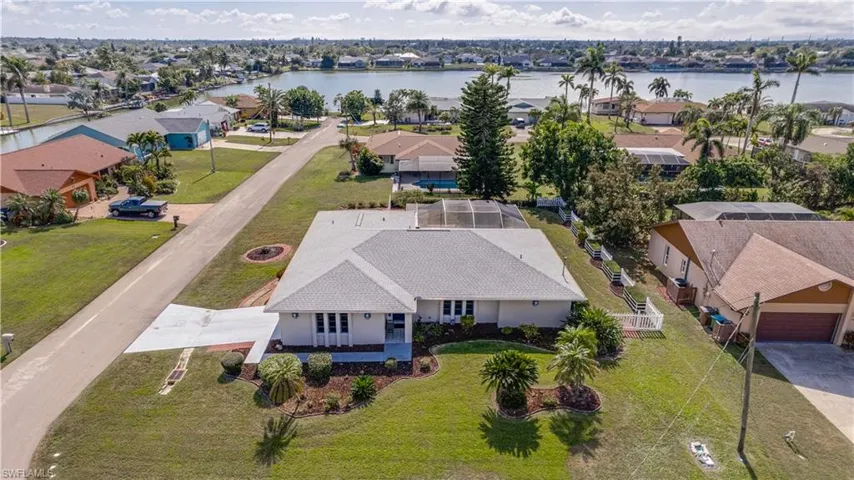1912 SE 2nd  ST, Cape Coral, FL 33990