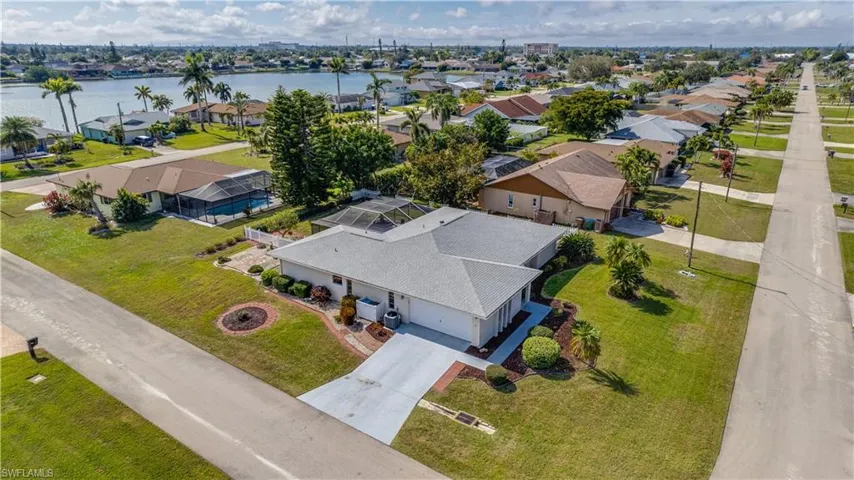 1912 SE 2nd  ST, Cape Coral, FL 33990