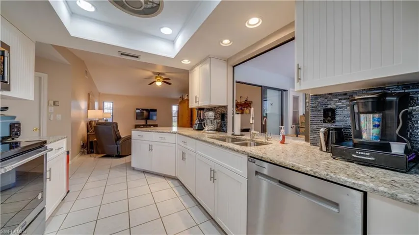 1912 SE 2nd  ST, Cape Coral, FL 33990