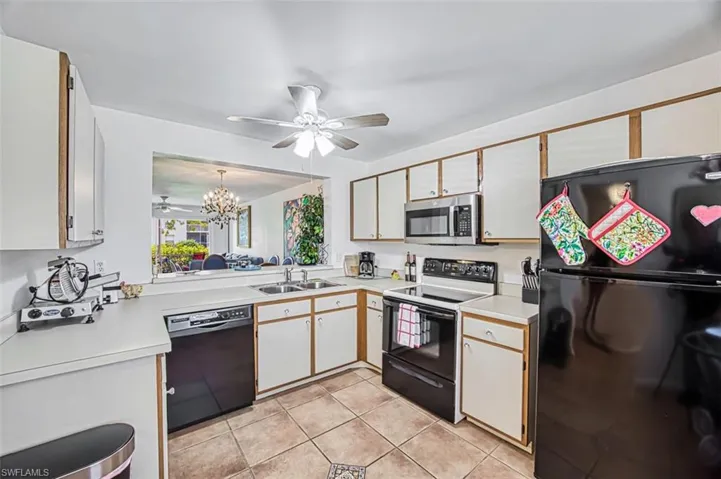 1476  Churchill  CIR, Naples, FL 34116