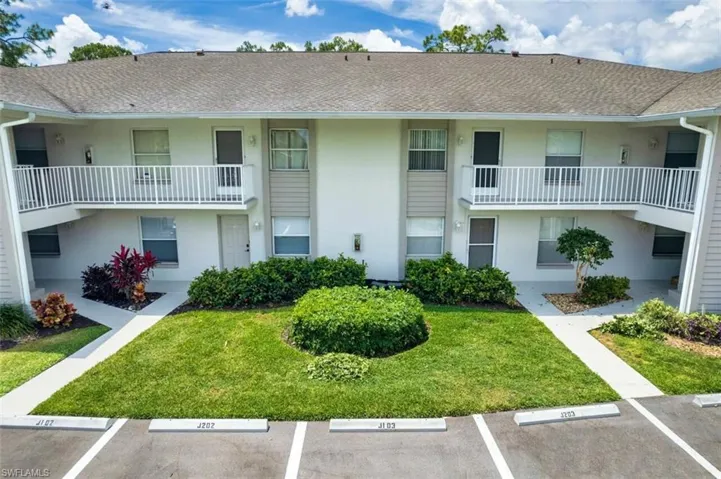 1476  Churchill  CIR, Naples, FL 34116